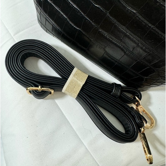 AOTA All of the Above Elena Bucket Bag Black - Picture 11 of 13